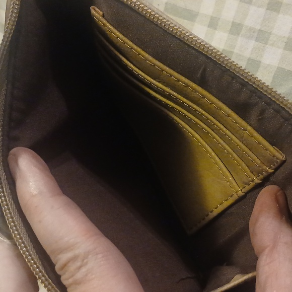 Bnwt RelicTan Bag with Colorful Peacock Design - Picture 6 of 6